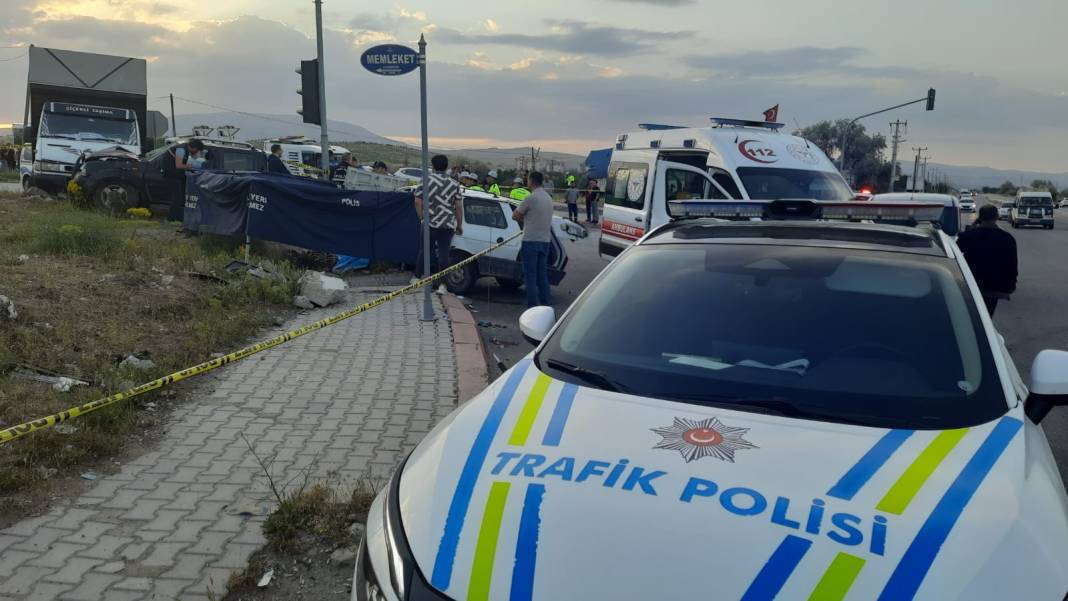 Konya’da Kadir ve Fatma Yıldız çiftinin öldüğü kaza anı kamerada 3